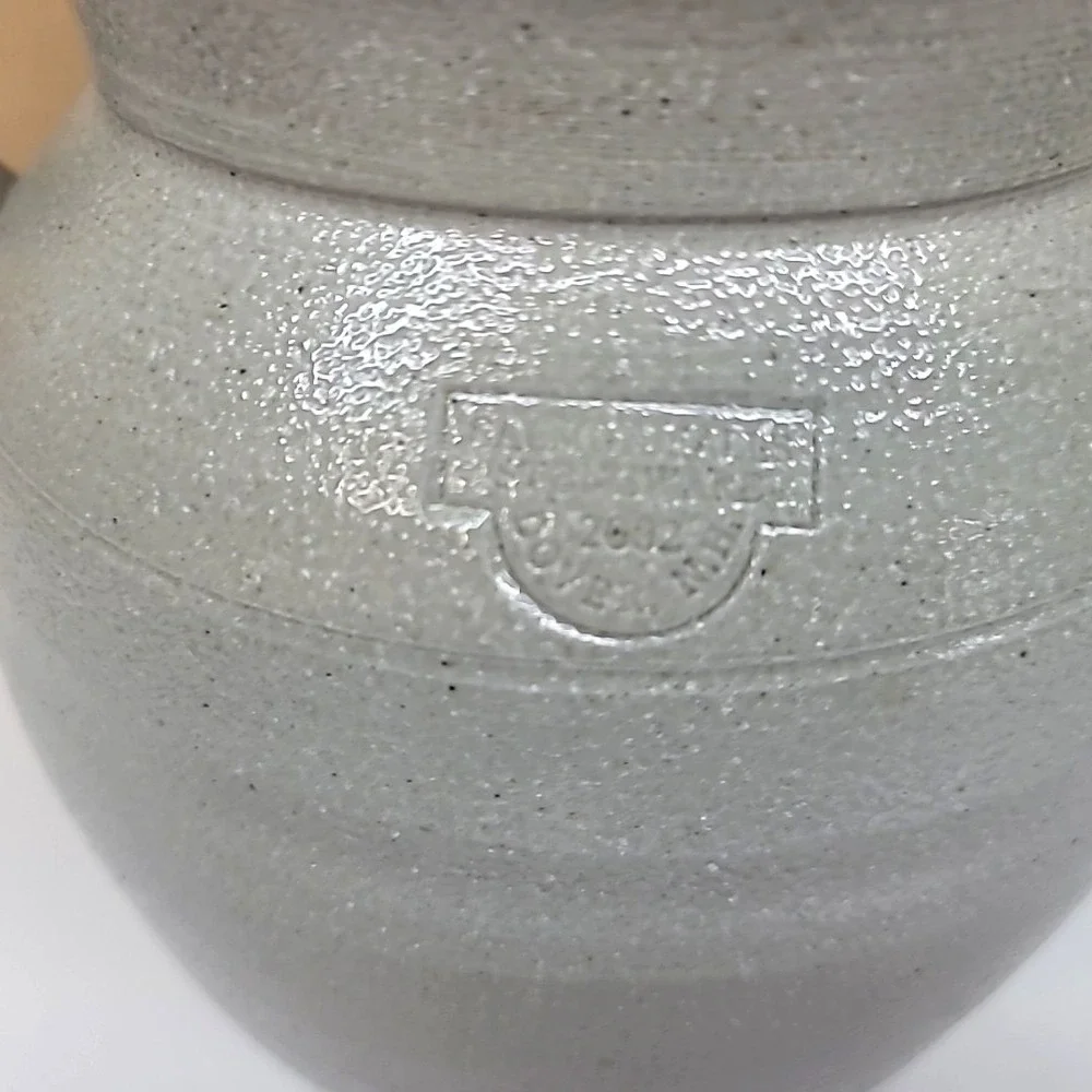 '02 Salmon Falls Pottery Darris McFarland Blue Rhino Christmas 2 Handle Bean Pot